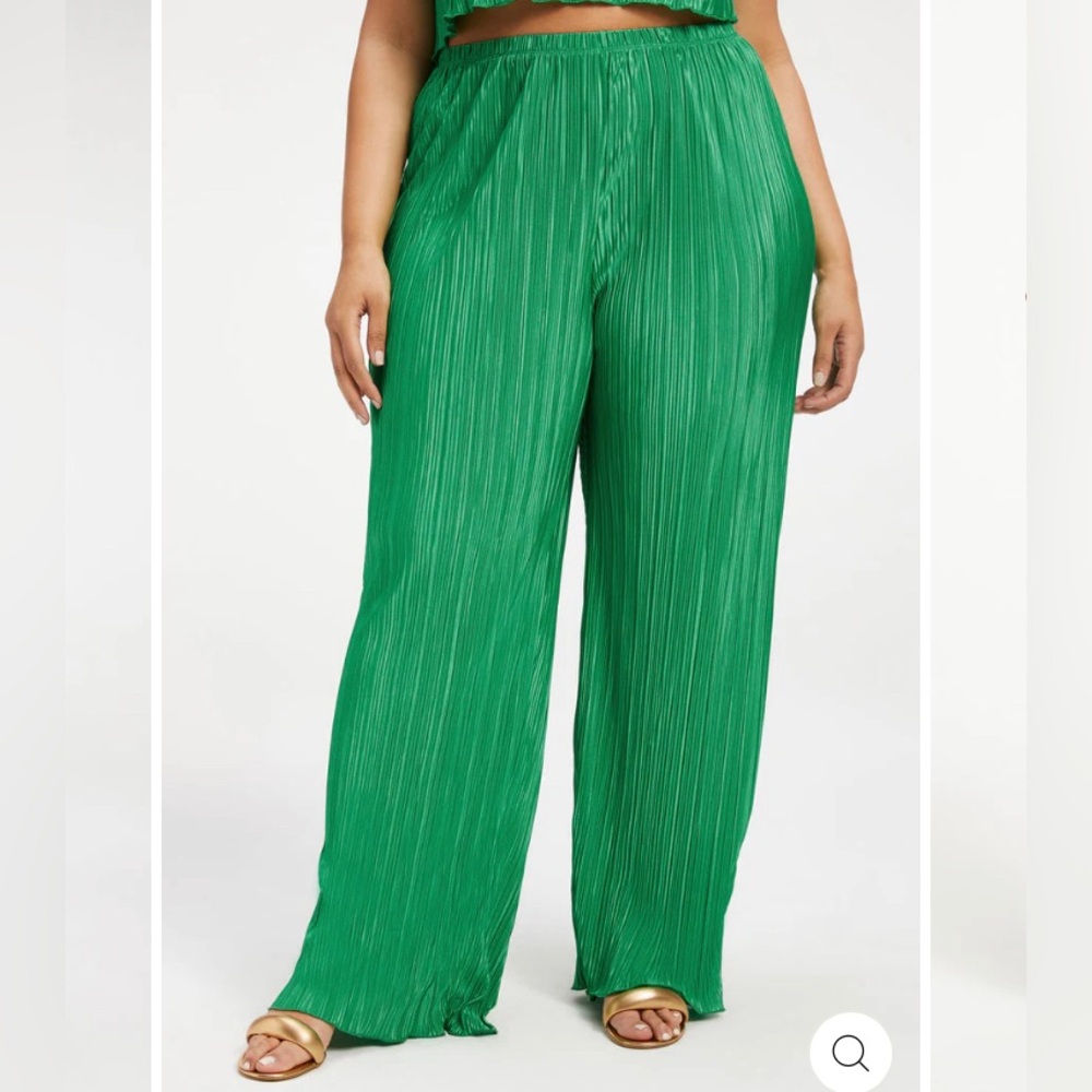 SOLD Good American Wide Leg Plisse Pants in Summer Green